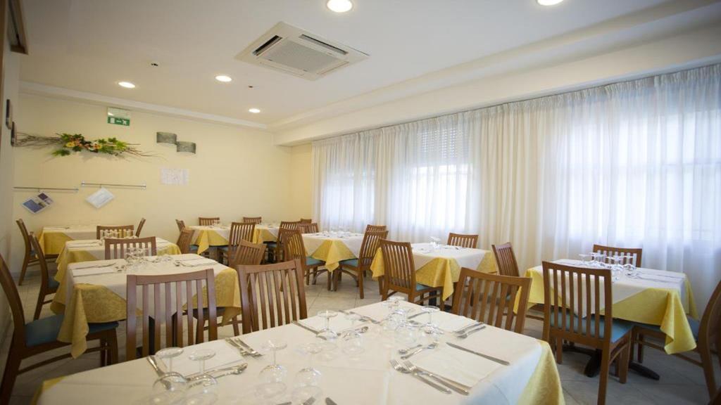 Hotel Savana ริมินี ภายนอก รูปภาพ